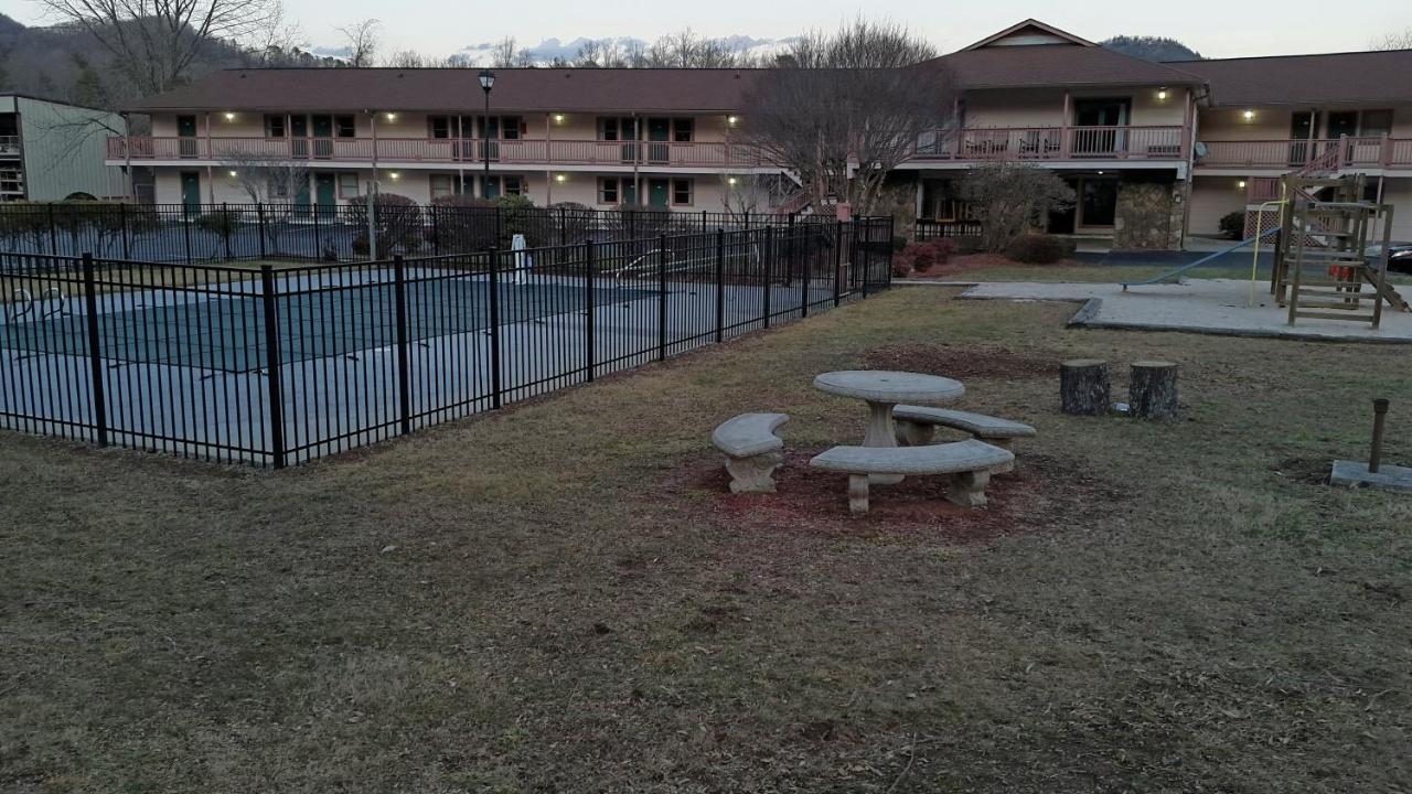 Mountain Valley Inn Dillard Exterior photo