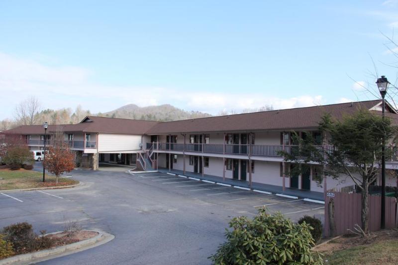 Mountain Valley Inn Dillard Exterior photo