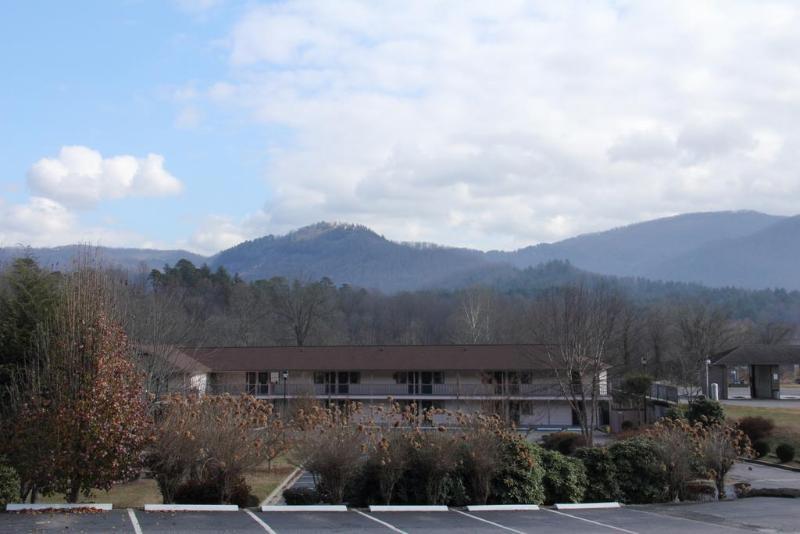 Mountain Valley Inn Dillard Exterior photo