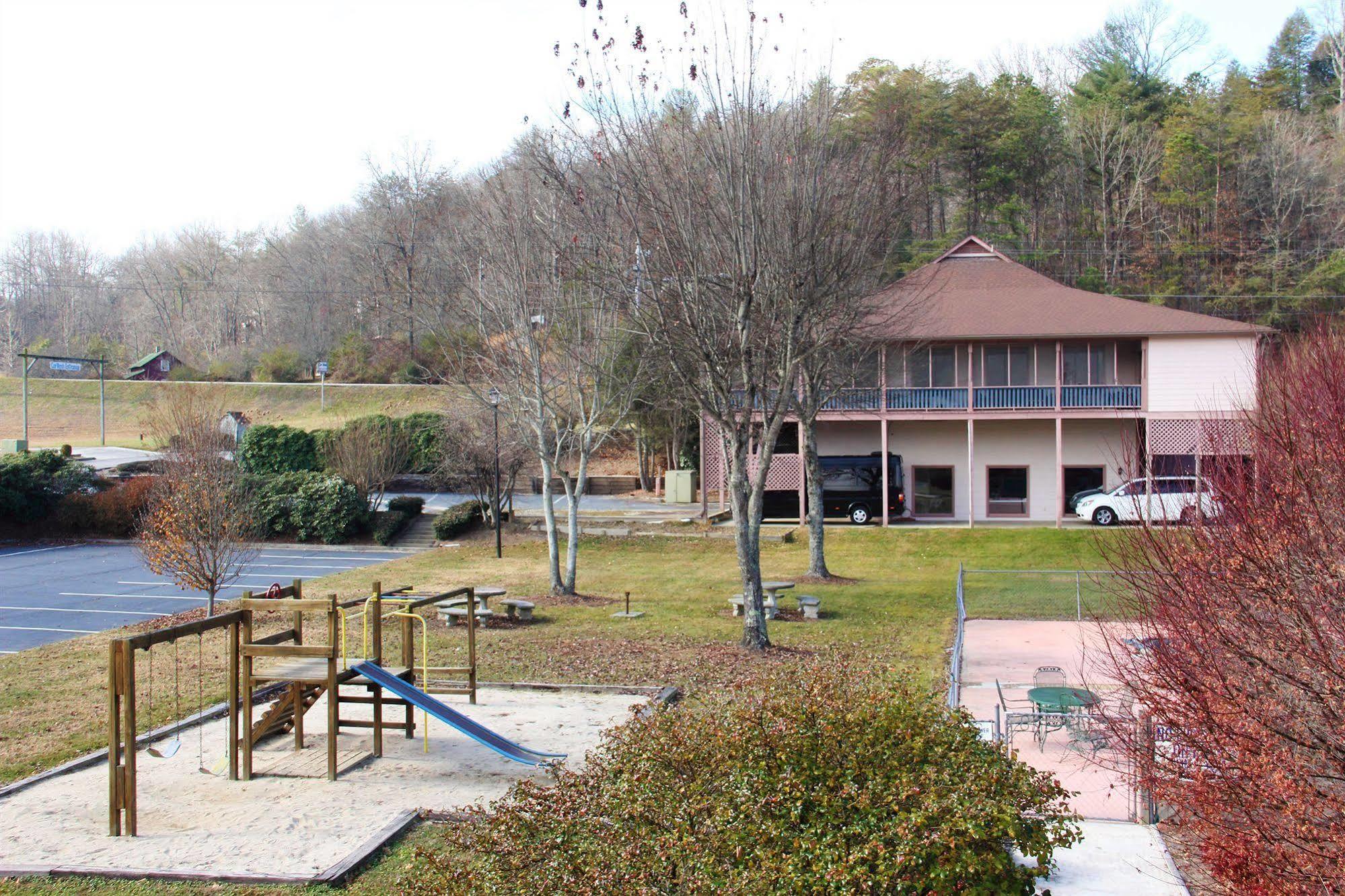 Mountain Valley Inn Dillard Exterior photo