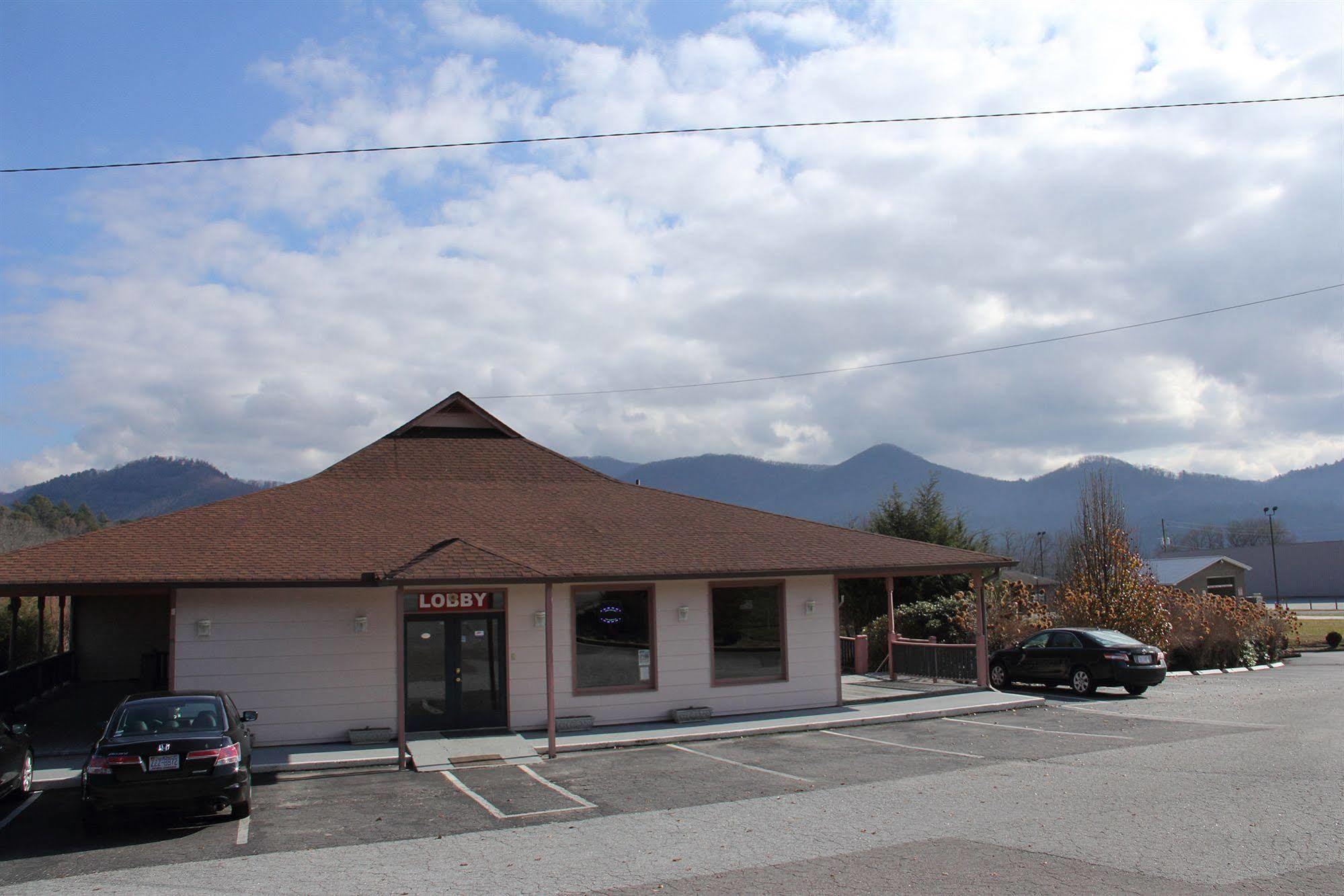 Mountain Valley Inn Dillard Exterior photo